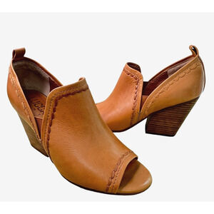Lucca Lane Sz 7.5M Anna Butter Soft Camel Leather Open Toe Booties Stacked Heel